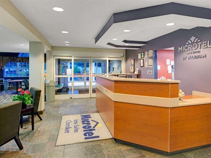 Microtel Inn & Suites By Wyndham Cherokee Exterior foto