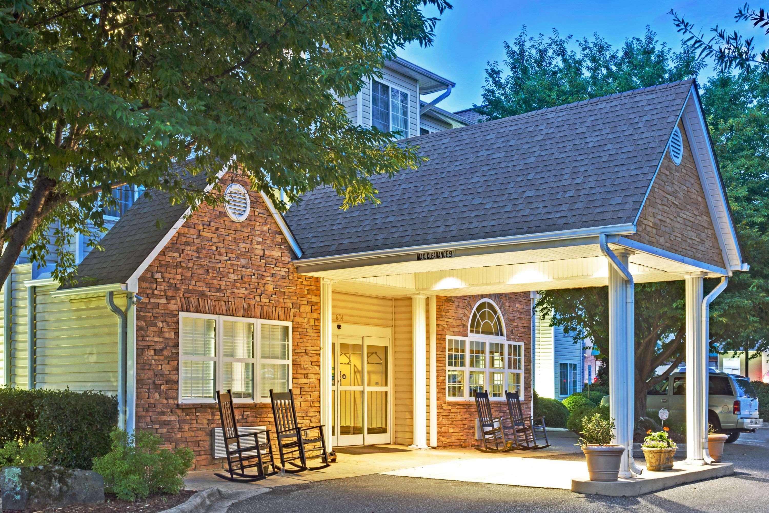 Microtel Inn & Suites By Wyndham Cherokee Exterior foto