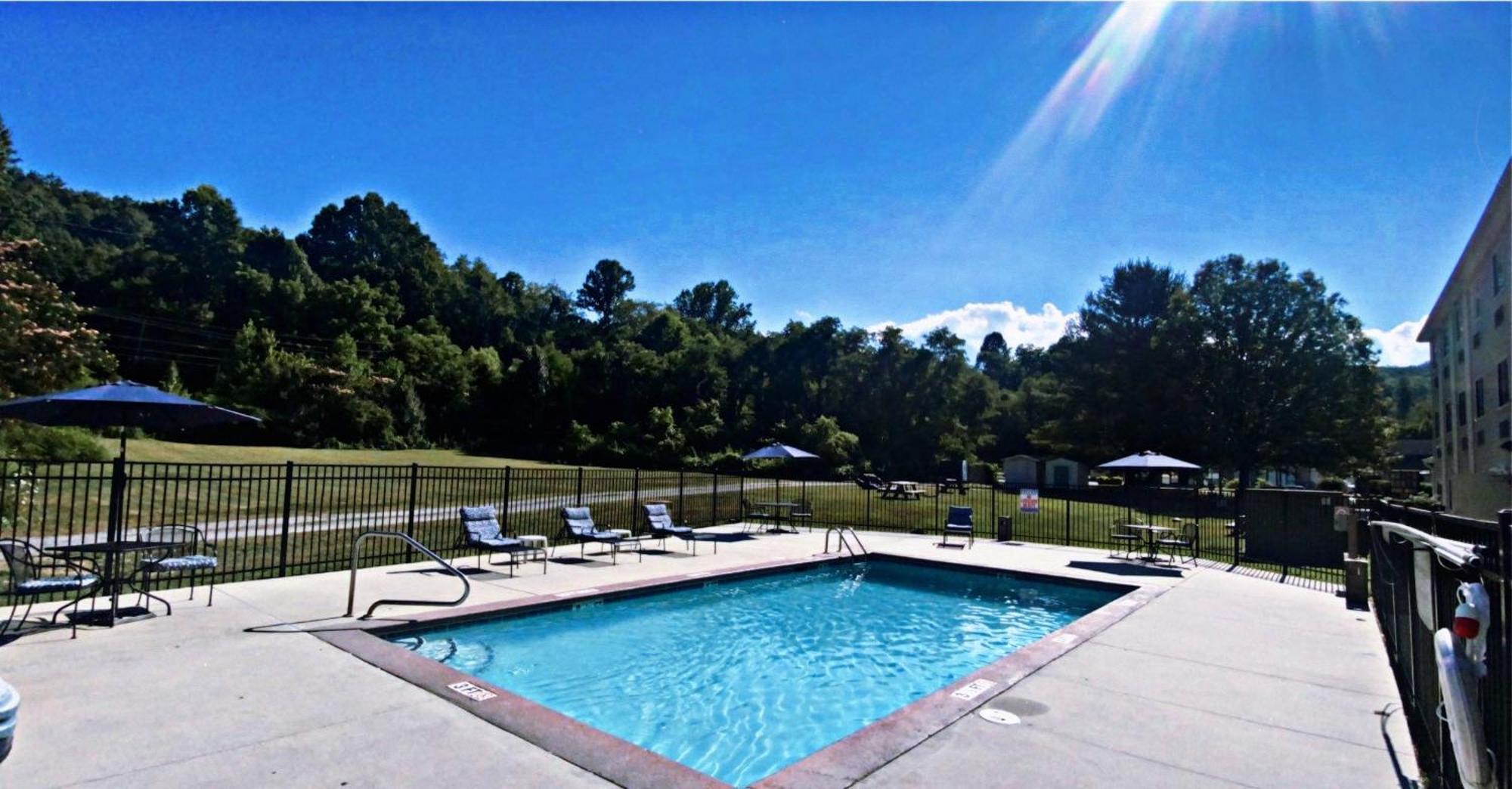 Microtel Inn & Suites By Wyndham Cherokee Exterior foto