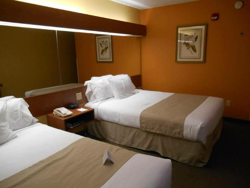 Microtel Inn & Suites By Wyndham Cherokee Exterior foto